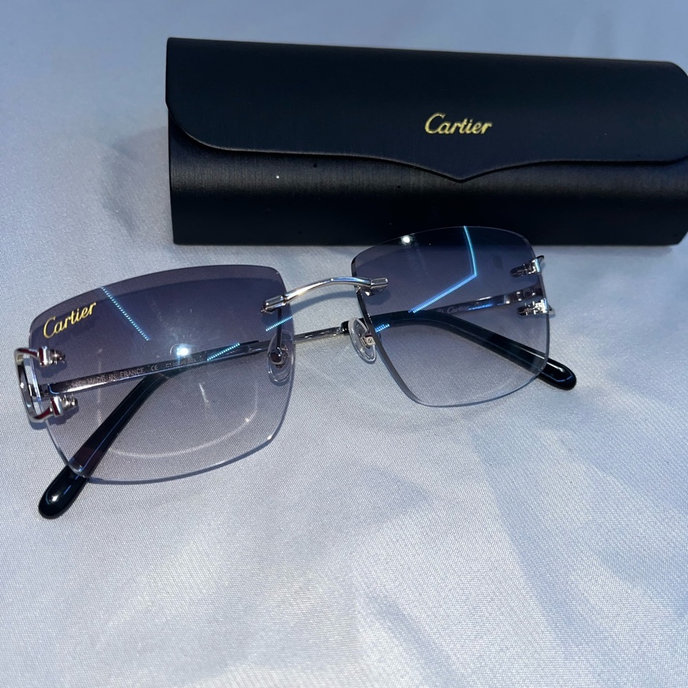 Fresh pair of Cartier glasses only worn 1 time still in good condition